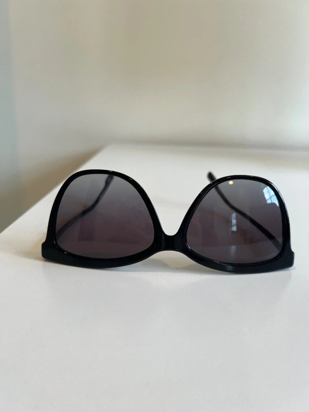 Burberry Clare Black Frame Gradient Sunglasses Case Cloth B4308 56mm